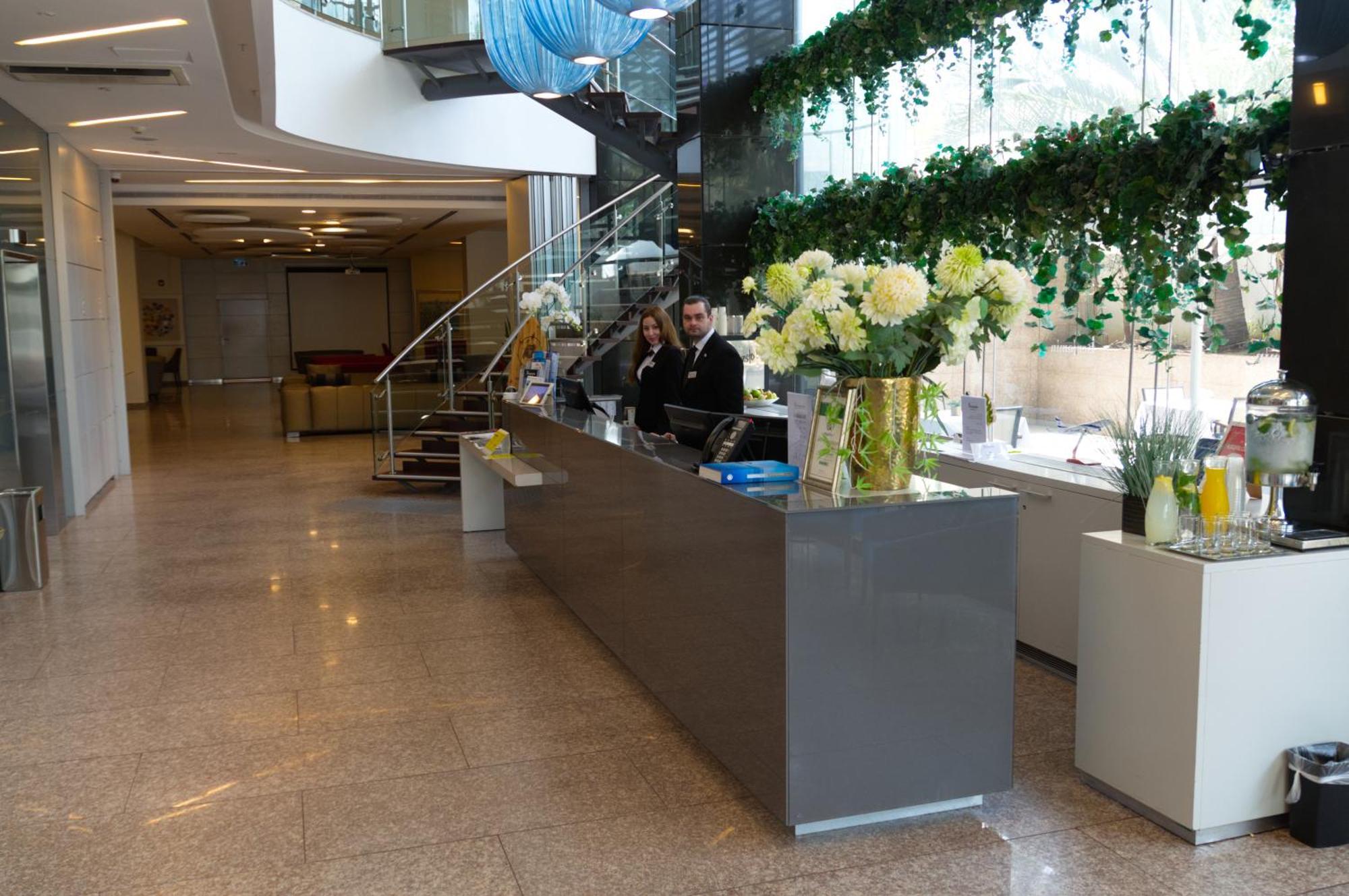 Benjamin Business Hotel Herzelia Esterno foto