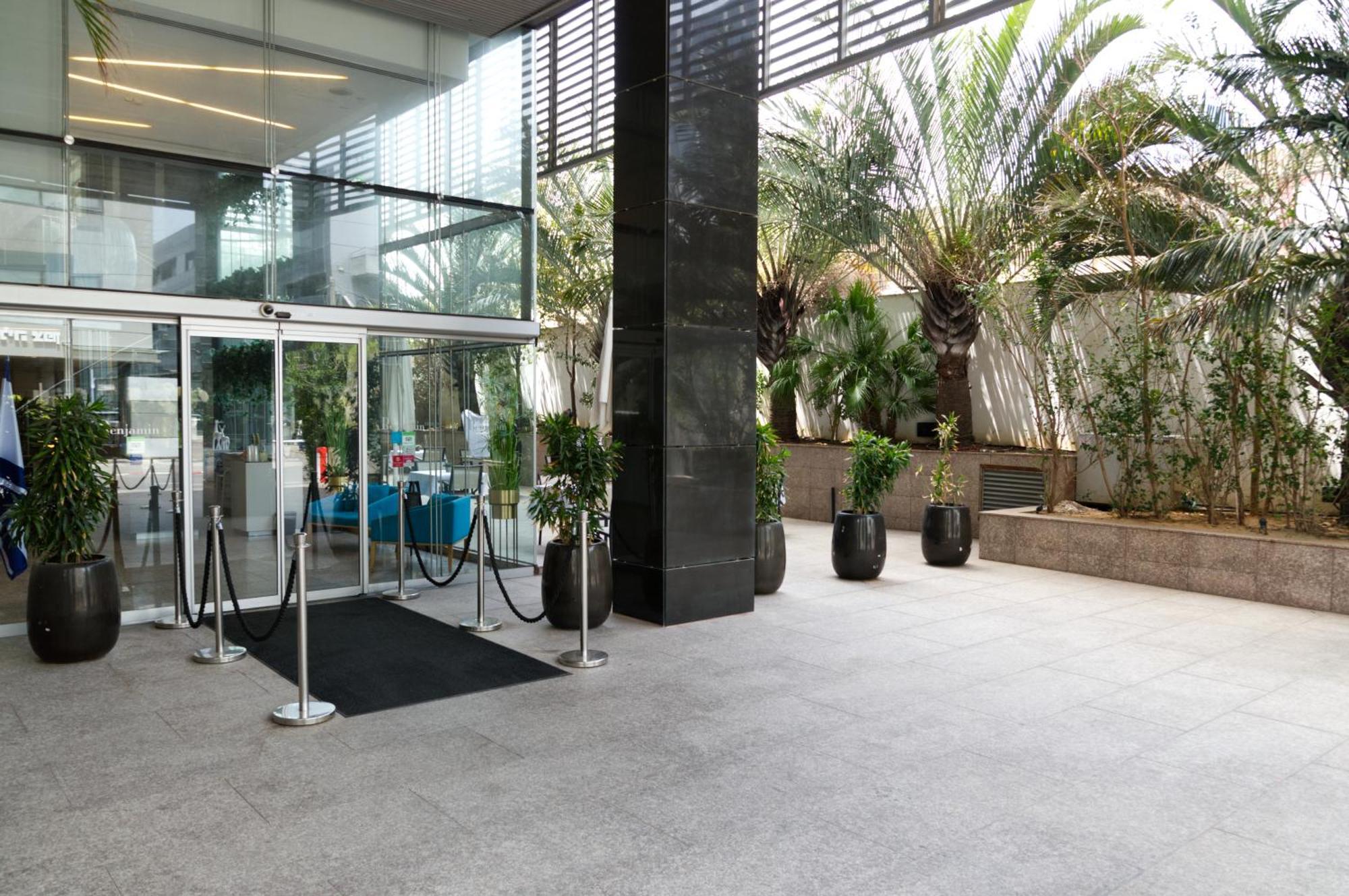 Benjamin Business Hotel Herzelia Esterno foto